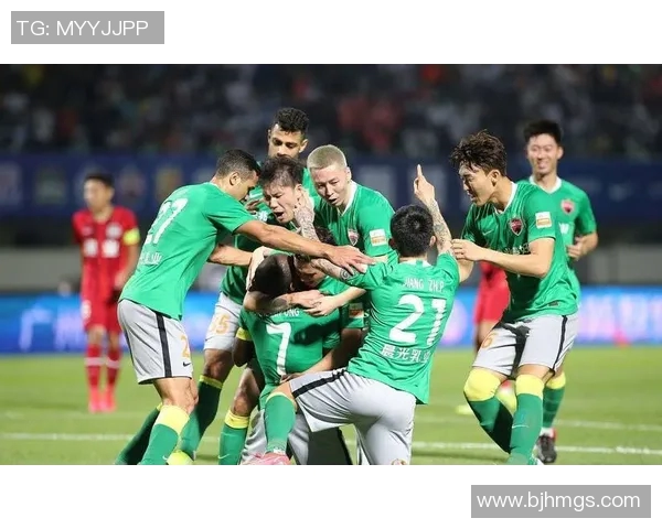 赛后分析：上海排球队与广州排球队的团队协作与战术对比探讨