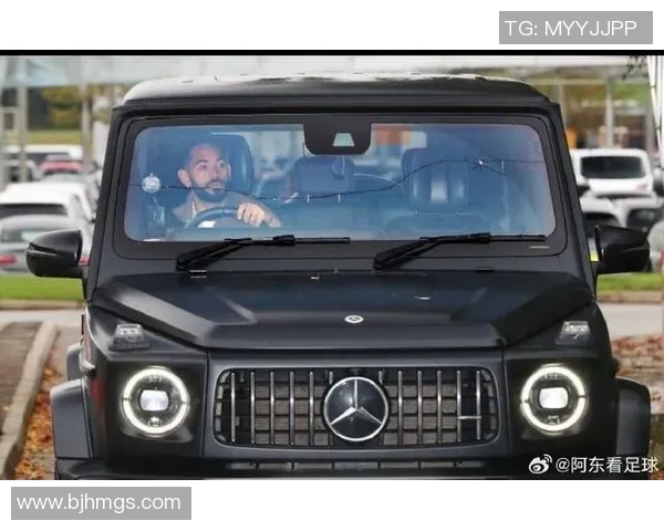 足球明星与他们的奔驰豪车背后的故事与魅力揭秘