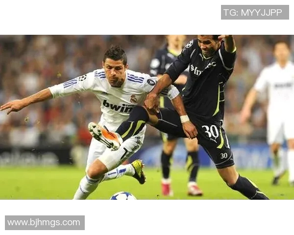 足球明星与奥迪的完美结合展现运动与豪华的极致魅力