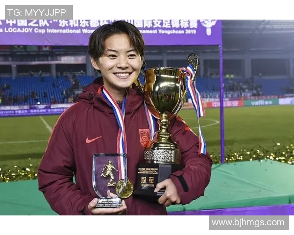 足球明星们如何看待中国女足球员王霜的实力与影响力