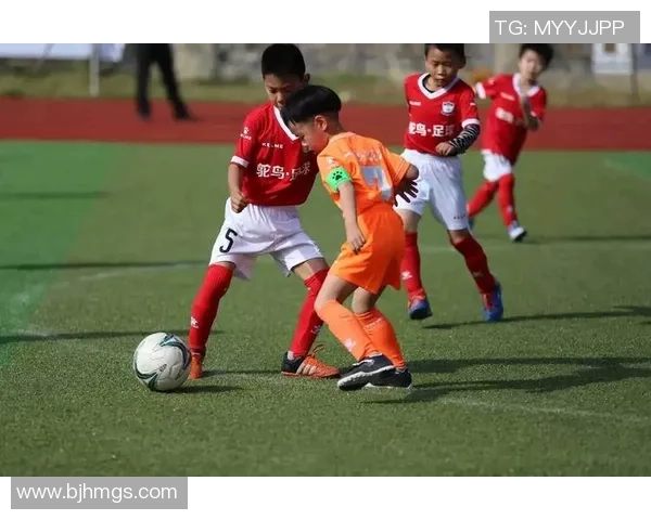 足球明星带娃日常揭秘亲子时光与职业生涯的平衡之道