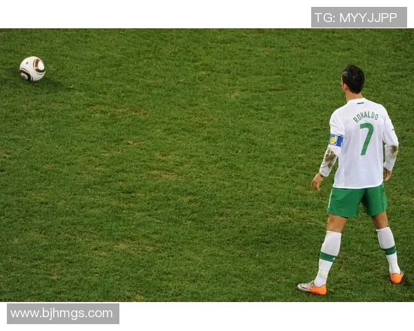 足球明星携手LV品牌展现时尚魅力的精彩瞬间与背影照片合集