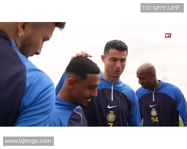 足球明星的奢华生活与训练日常精彩瞬间大揭秘